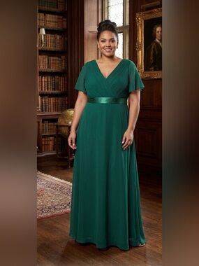 XUCTHHC CLASSIC COLLECTION Plus Size Emerald Green V-Neck Chiffon Evening Dress